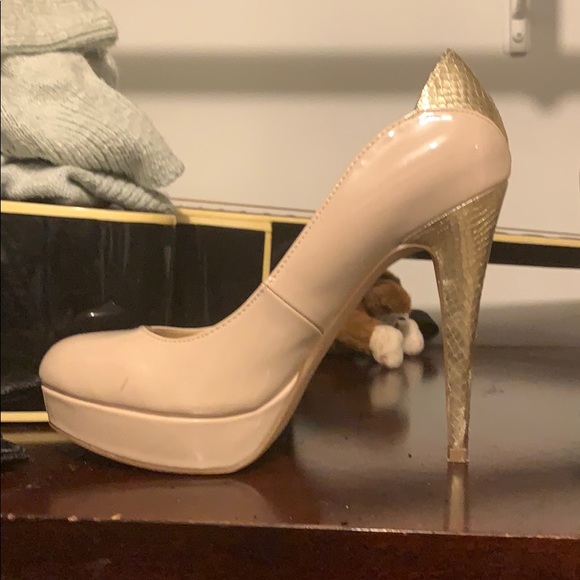 Guess gold heels - Picture 3 of 4